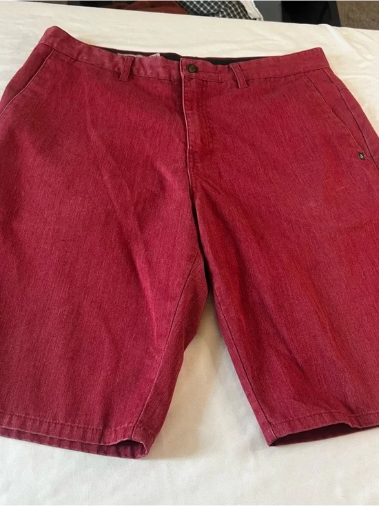 Volcom Men’s Red Casual Shorts Size 34 Chino Skate Summer - Picture 1 of 7